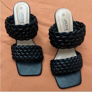 Black Woven Slip on sandals